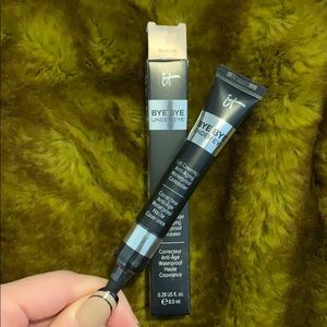 IT Cosmetics Bye Bye Under Eye - Medium